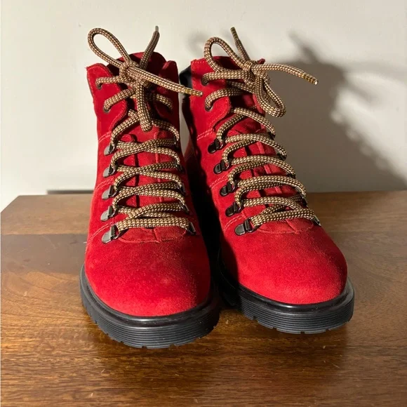 La Canadienne Halsey Suede Bootie, size 6 - Picture 6 of 12